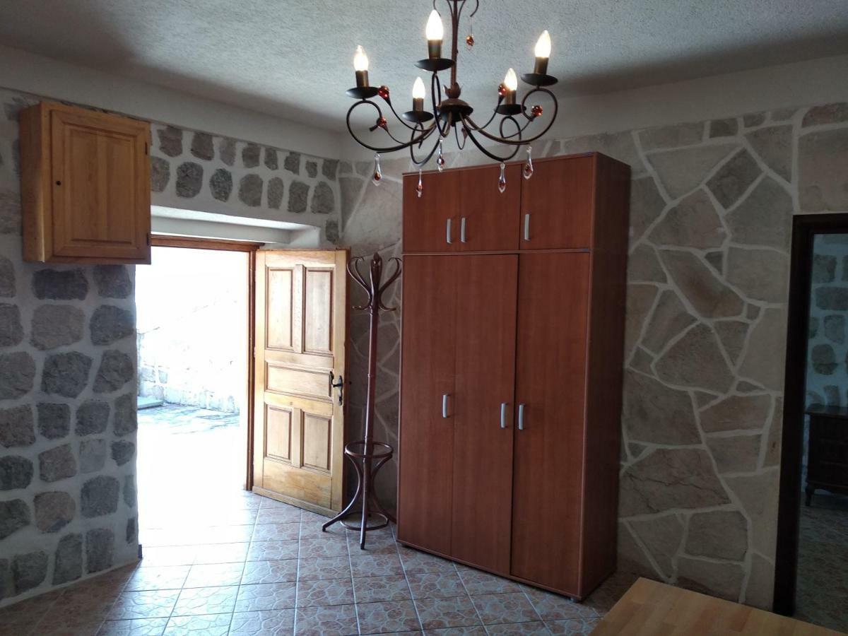 Old House Perast Apartment Luaran gambar