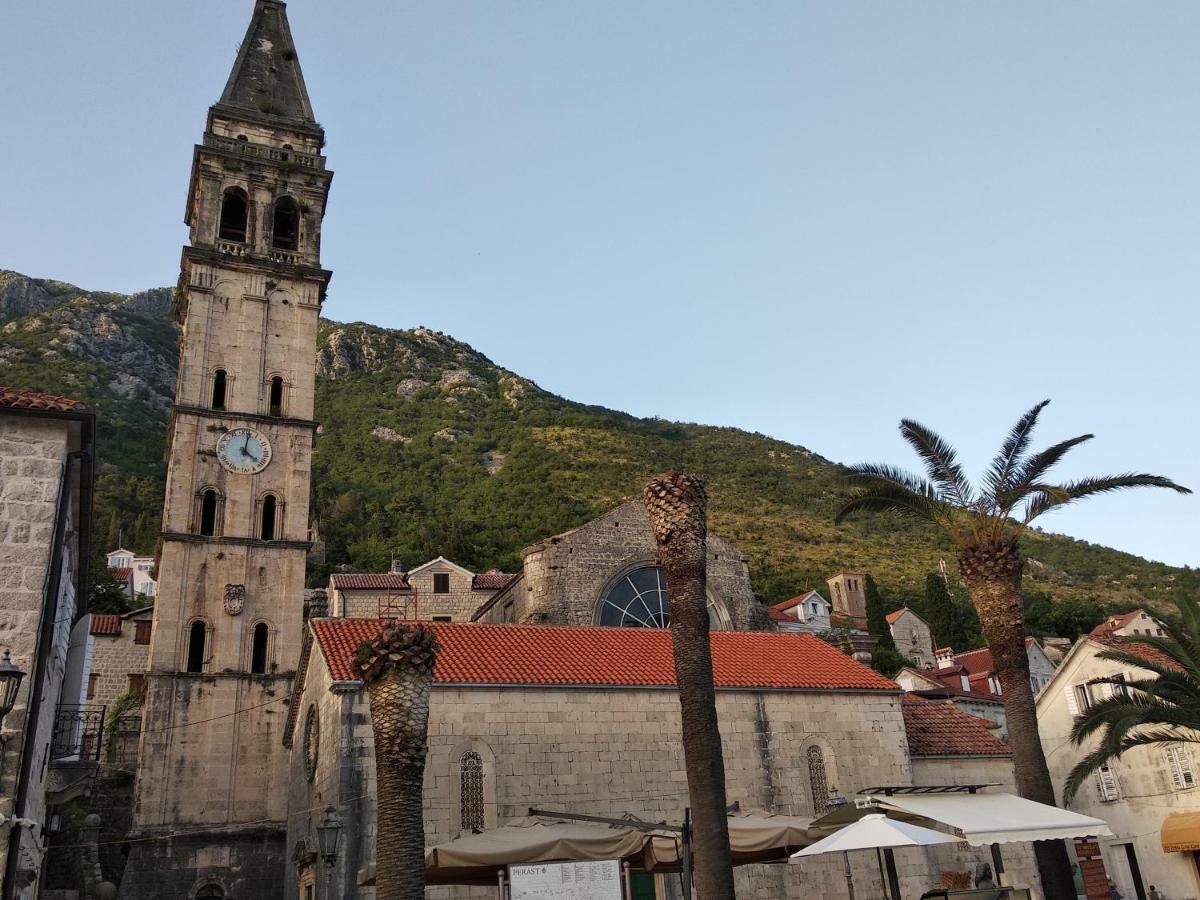 Old House Perast Apartment Luaran gambar
