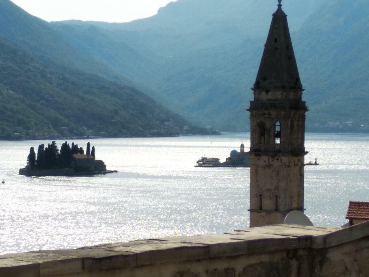 Old House Perast Apartment Luaran gambar