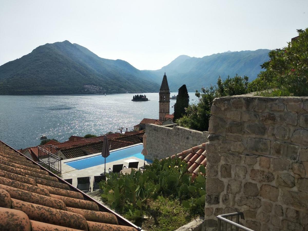 Old House Perast Apartment Luaran gambar