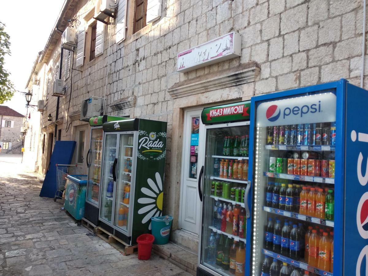 Old House Perast Apartment Luaran gambar