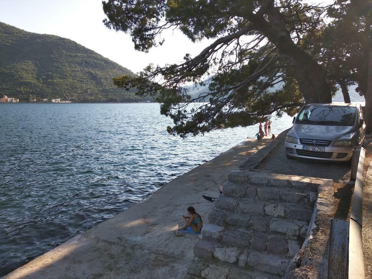 Old House Perast Apartment Luaran gambar