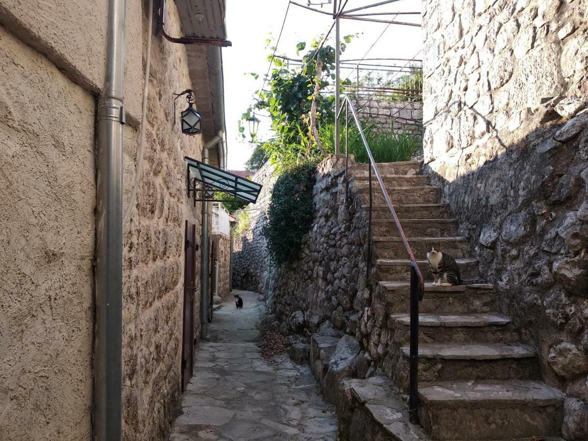Old House Perast Apartment Luaran gambar