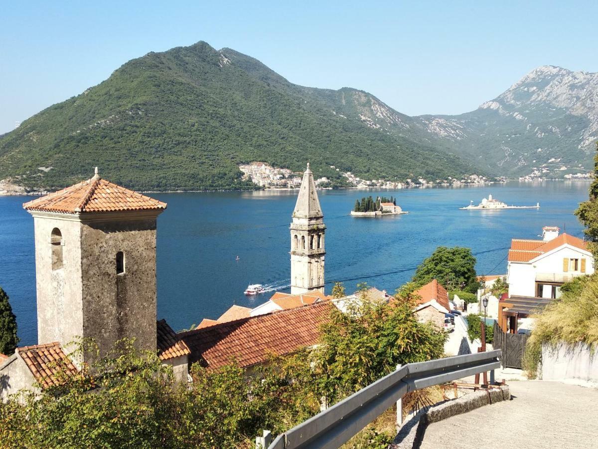 Old House Perast Apartment Luaran gambar